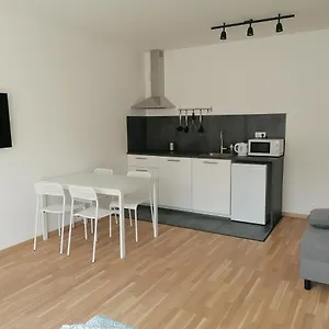 Brand New #51 With Free Secure Parking In The Center Apartment Prag